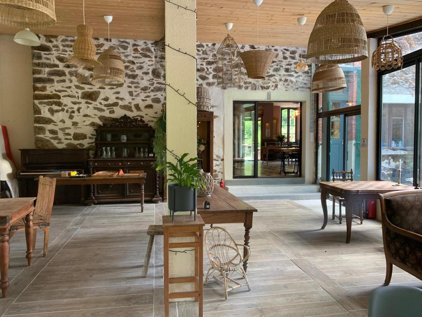 Gites Libellule At Auberge De L'Arac, Bar, Restaurant Aleu Exteriör bild