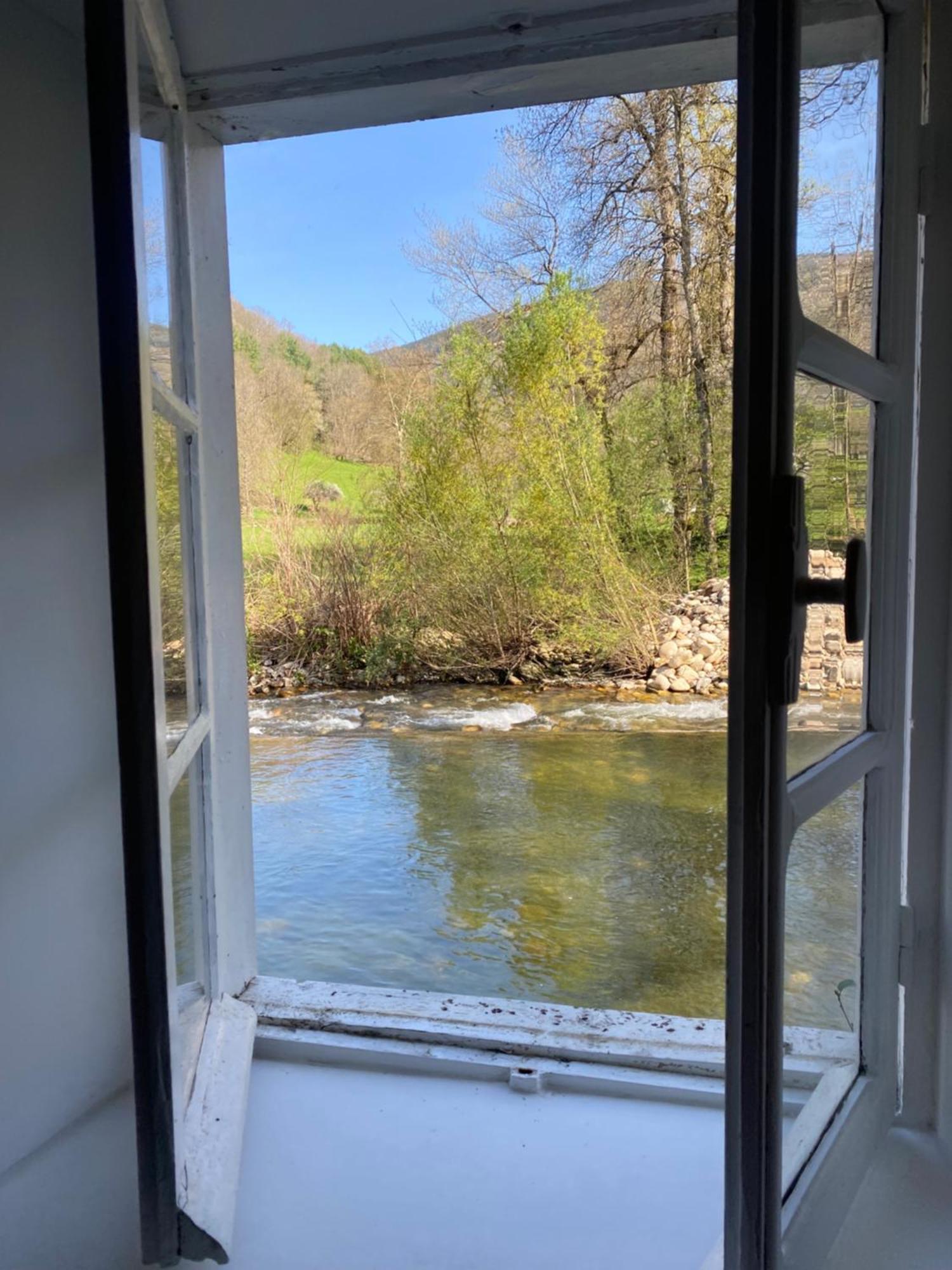 Gites Libellule At Auberge De L'Arac, Bar, Restaurant Aleu Exteriör bild